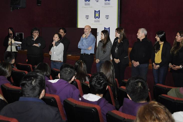 Photo of 151 alumnos recibieron certificado por prácticas profesionalizantes en Malvinas Argentinas