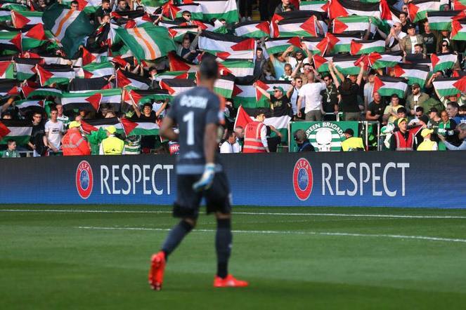 Photo of Repudiable: El Celtic recibió a un equipo Israelí con banderas palestinas
