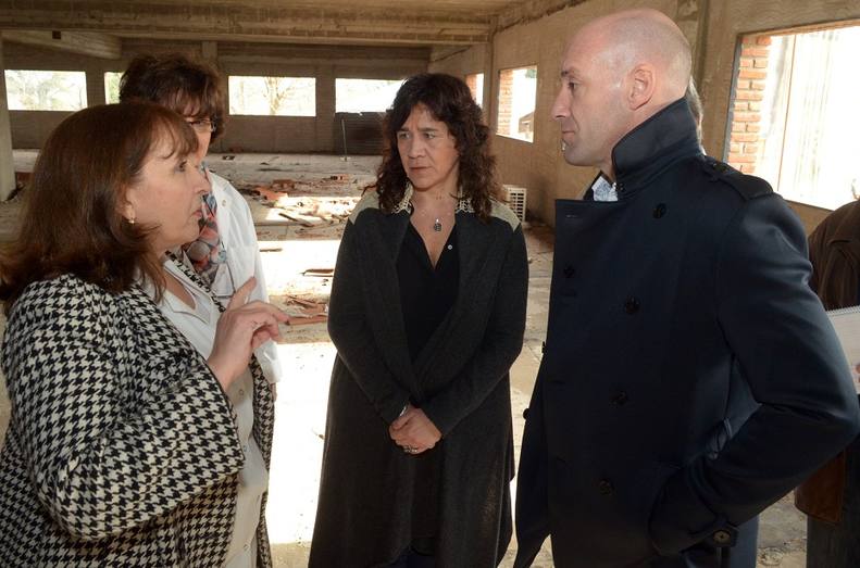 Photo of La Ministra Ortiz visitó al intendente de San Fernando