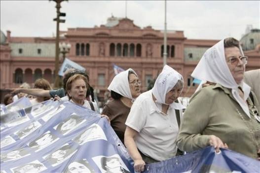 Photo of Las Madres evitaron el allanamiento y marcharon en Plaza de Mayo