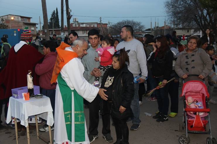 Photo of San Cayetano: la iglesia pidió por los desprotegidos y los fieles rezaron por pan y trabajo