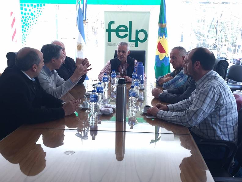 Photo of Arteaga y Crespo visitaron la FELP y llevaron propuestas