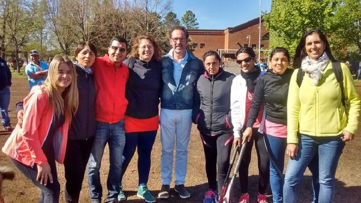 Photo of Casares: Clínica de hockey en Sp. Huracán a cargo de las hermanas Granatto