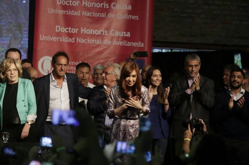 Photo of CFK: «Este es el reconocimiento a políticas de un proyecto que hizo de la educación una de sus banderas»
