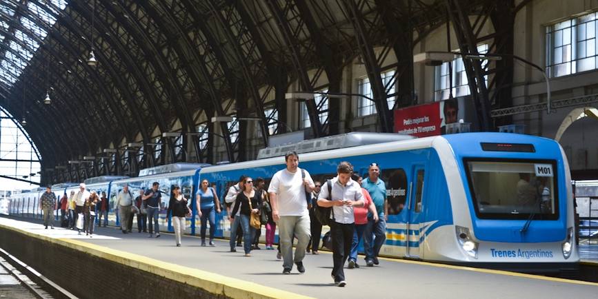Photo of Paro ferroviario contra los despidos y reanudación de servicios en Buenos Aires