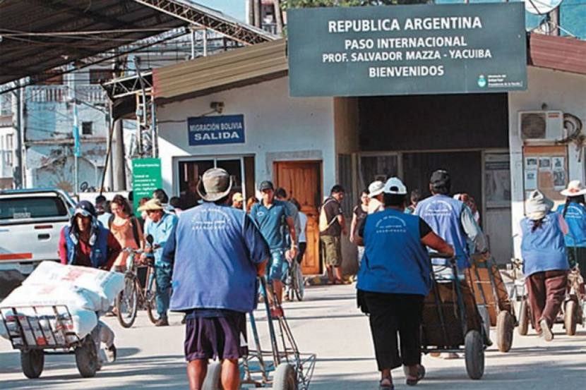 Photo of Cumpliendo el sueño de Sarmiento, el Gobierno busca restringir el ingreso de inmigrantes latinoamericanos