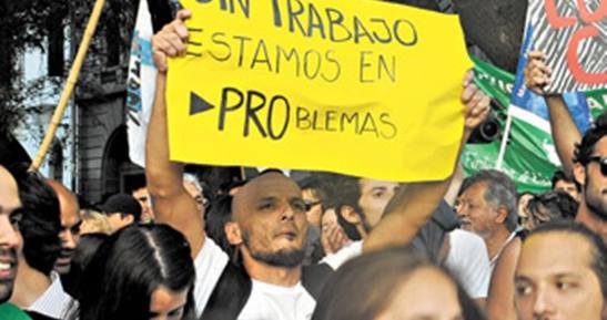 Photo of Otra falsa promesa de «compromiso» entre Gobierno-Empresarios-CGT: 500 despidos en dos días