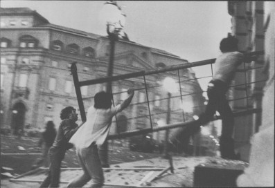 Photo of 16 de diciembre de 1982: El día que la CGT y la Juventud Peronista casi toman la Casa Rosada