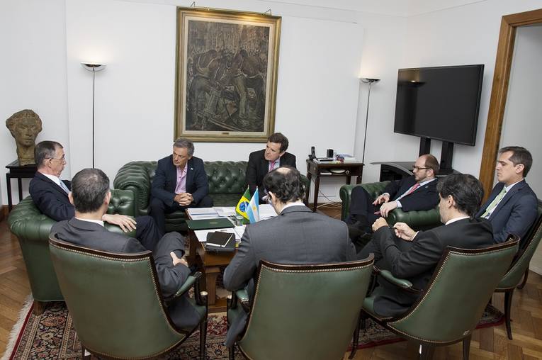 Photo of Cabrera recibió al embajador de Brasil en Argentina