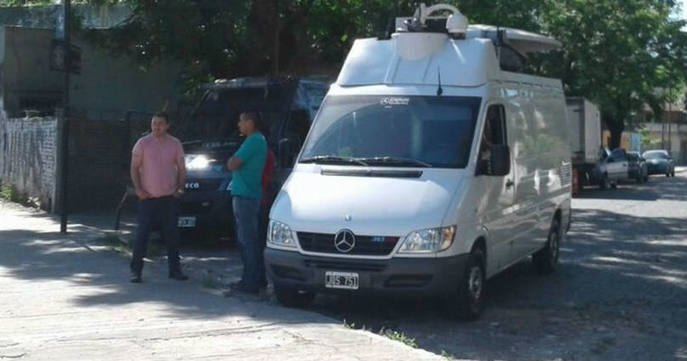 Photo of El Gobierno espía a los trabajadores despedidos de la AGR-Clarín