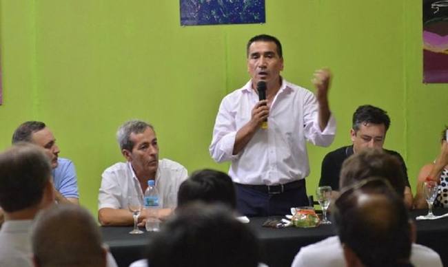Photo of En Neuquén, aseveran que “le están ofreciendo a Repsol la privatización de YPF”