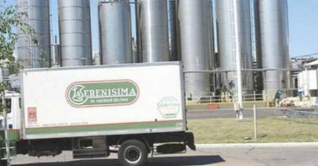Photo of Crisis en el sector lácteo: en 14 meses cerraron 460 tambos y La Serensíma anunció la clausura de su planta de Rufino