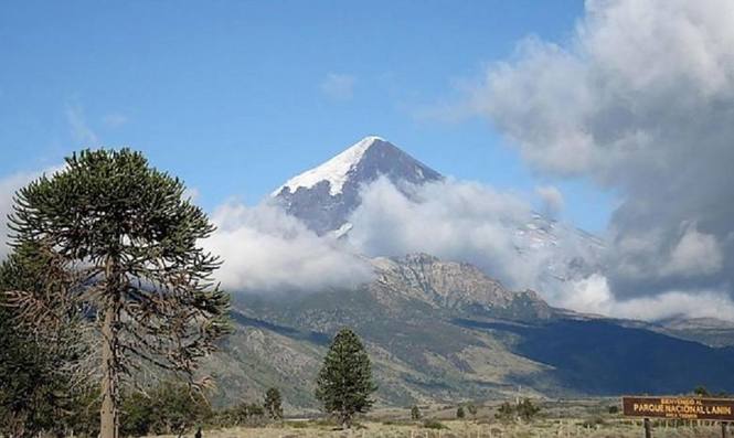Photo of Alerta amarilla: Tras 200 años entra en actividad el volcán Lanín