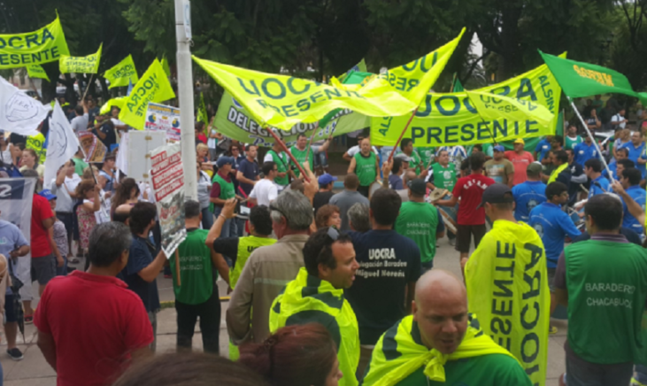 Photo of Masiva movilización en Baradero contra los despidos de Atanor y otras fábricas