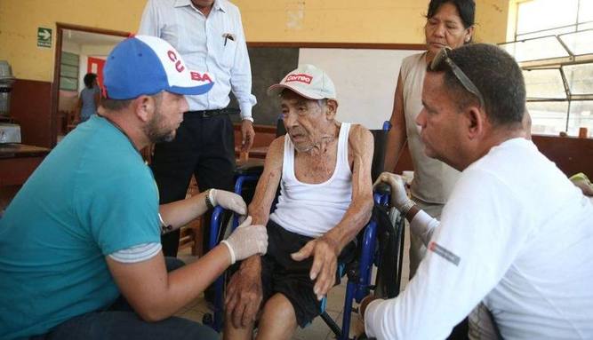 Photo of Médicos cubanos refuerzan atenciòn para damnificados en Perú