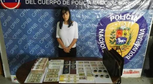 Photo of Detienen a abogada de Lilian Tintori con documentos para falsificación