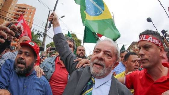 Photo of Brasil: Lula declarò por la causa del Lava Jato apoyado por miles de seguidores