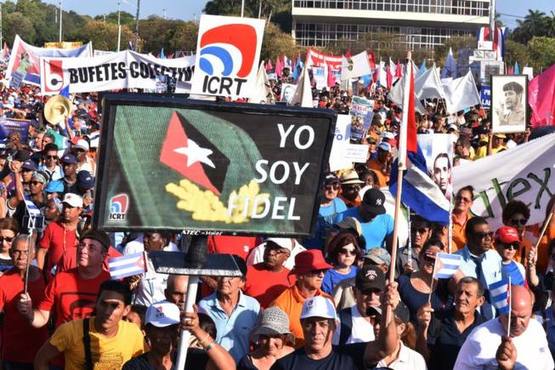 Photo of 1ro. de Mayo en Cuba: Con Raúl gobernando y Fidel esparcido por el pueblo