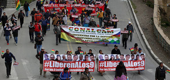 Photo of Bolivia: Marcha por la liberación de los nueve funcionarios detenidos en Chile