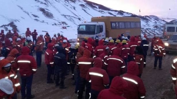 Photo of Barrick Gold: una huelga obrera paraliza la cuestionada minera