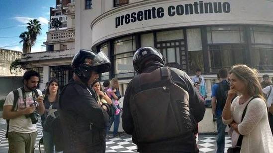 Photo of Santa Fe: Policías irrumpen en debate sobre violencia institucional en el Museo de la Memoria