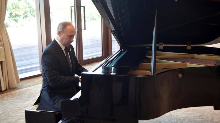 Photo of Putin toca el piano en la residencia de Xi Jinping en Pekín antes de reunirse