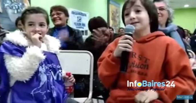 Photo of Un niño dio cátedra de unidad y solidaridad en una cumbre peronista