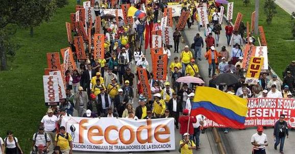 Photo of Colombia: Docentes llevan un mes de huelga