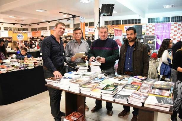 Photo of «Chaco lee para crecer» contó con más de 200.000 visitantes y más de 80 mil libros vendidos