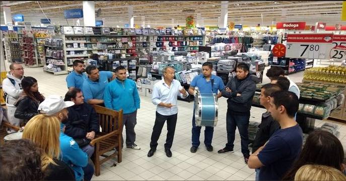 Photo of Despidos en Walmart de Sarandí: «Van por la flexibilización laboral»