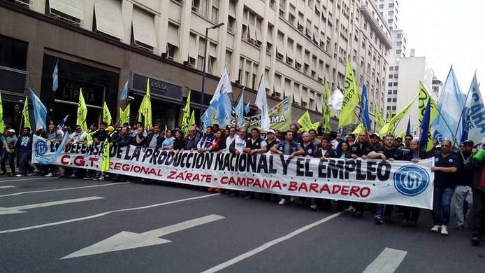 Photo of Video. Masiva movilización de la CGT Regional Zárate-Campana-Baradero contra los despidos