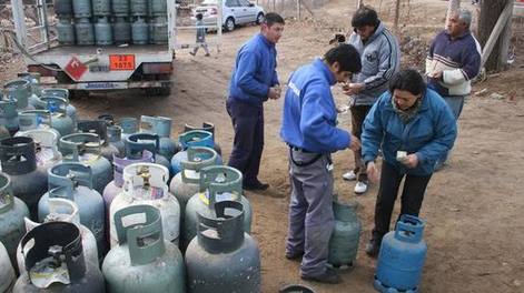 Photo of El gas envasado se consigue a más del doble del precio oficial