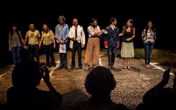 Photo of Comenzó una nueva edición del ciclo Teatro por la Identidad con el espectáculo “Idénticos”