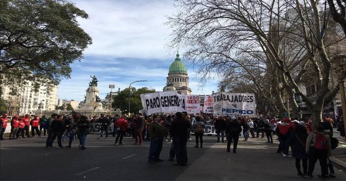 Photo of Despedidos de Pepsico marcharon al Obelisco en pedido de sus puestos de trabajo