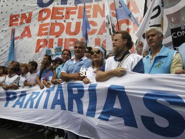 Photo of Los maestros porteños rechazaron la oferta paritaria y van al paro