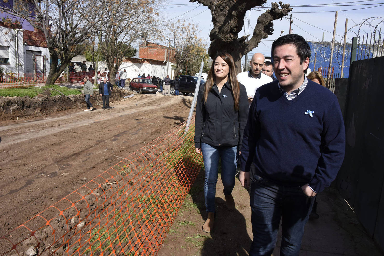 Photo of Leo Nardini y Sol Jimenez recorrieron obra de pavimentación en Villa de Mayo