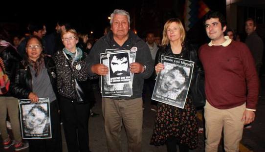 Photo of Saintout participó de la vigilia a 24 años de la desaparición de Miguel Bru