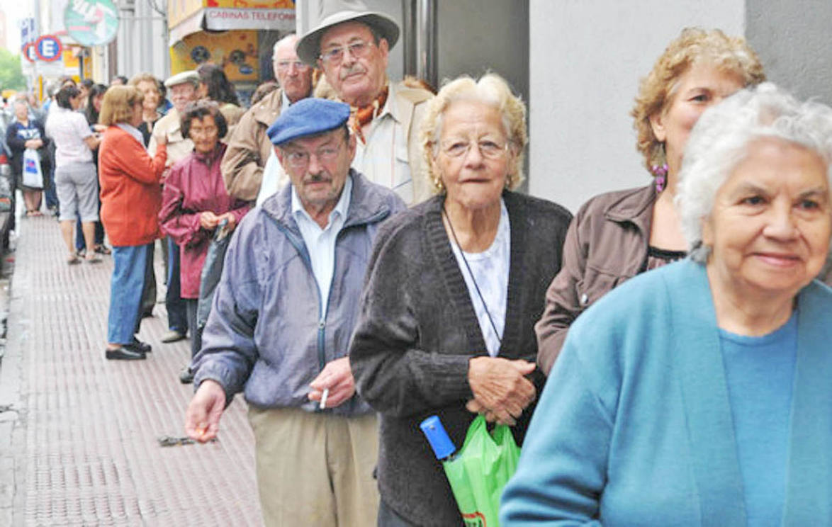 Photo of Cambiemos busca endeudar a los jubilados para mantener el consumo