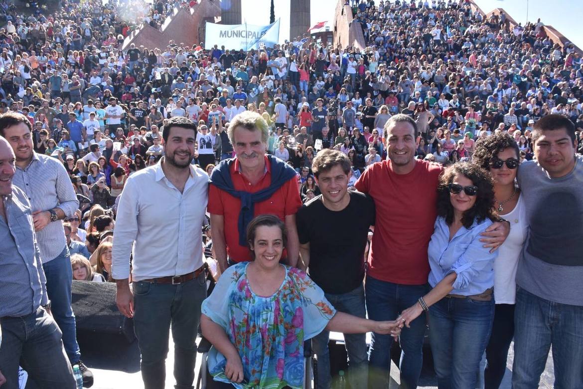 Photo of Multitudinario acto del Frente Justicialista en Rosario con la presencia de Axel Kicillof