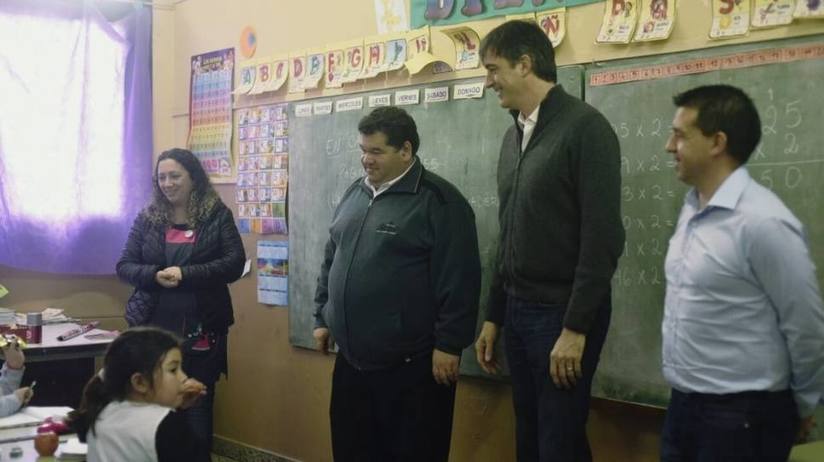 Photo of ¿Adoctrinamiento? Bullrich hizo campaña en una escuela