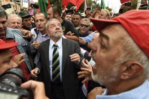 Photo of Brasil: Movimientos sociales  expresan apoyo a Lula ante visita al juzgado