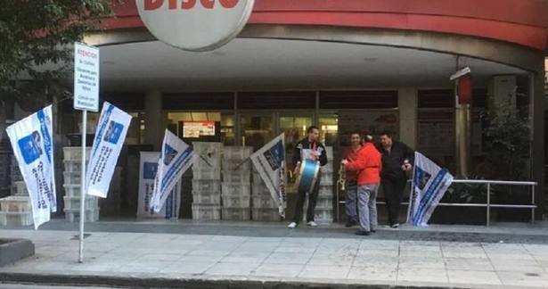 Photo of Continúan los despidos en supermecados de la Ciudad de Buenos Aires