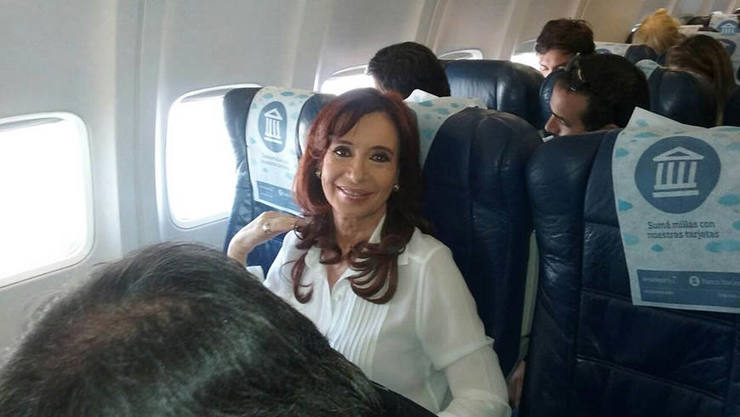 Photo of Cristina evalúa realizar una gira por Europa antes de asumir su banca de Senadora