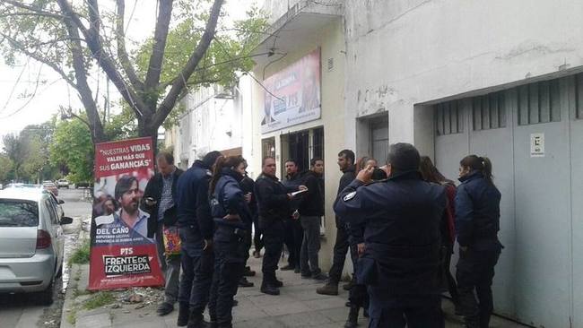 Photo of La bonaerense allanó un local de la Izquierda y detuvo a sus candidatos