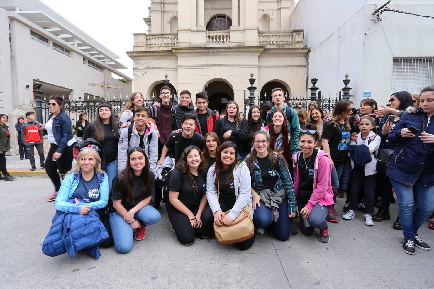 Photo of Estudiantes secundarios de Ensenada eligieron las Islas Malvinas para su viaje de egresados