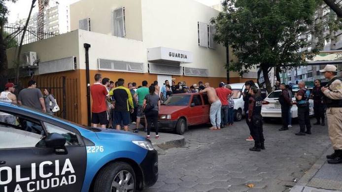 Photo of Falleció un joven en la puerta de una salita por desidia del gobierno porteño