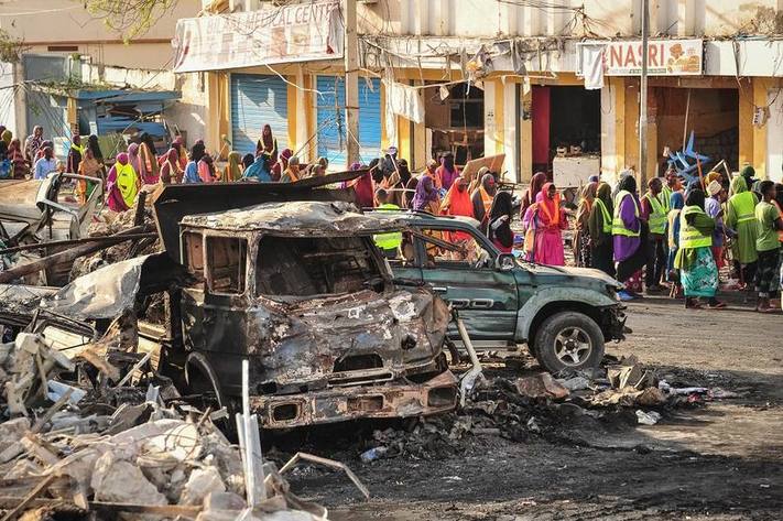 Photo of Somalía: Atentado con un camión bomba provoca más de 230 muertos