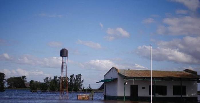 Photo of Inundaciónes bonaerenses: Una escuela lleva un año aislada