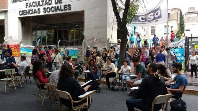 Photo of Las universidades tendrán un presupuesto 11% menor al 2015