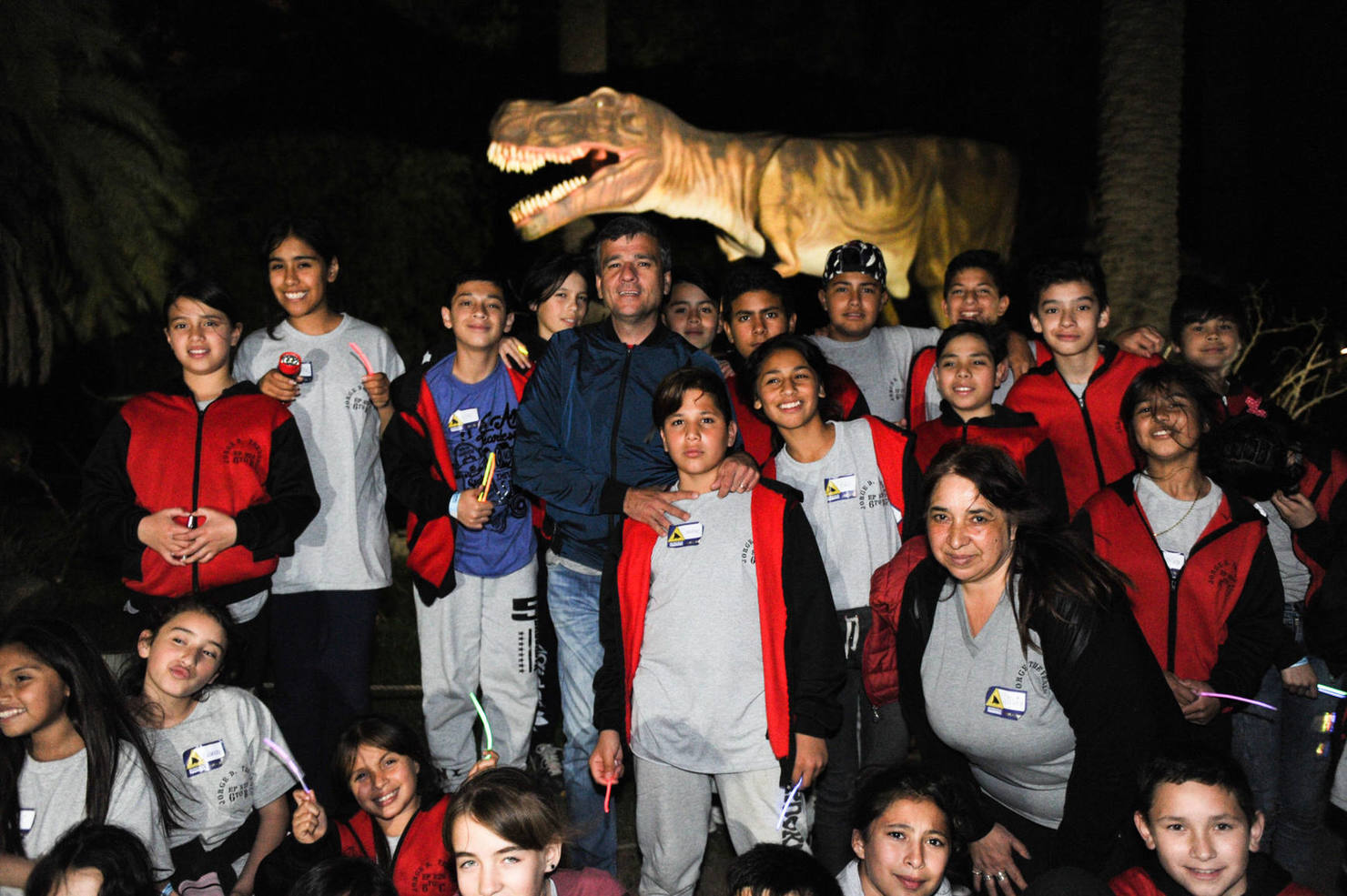 Photo of Zabaleta acompañó a los estudiantes  egresados a Temaikèn a través de un programa municipal